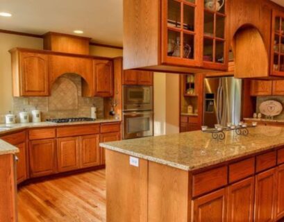 What Color Wood Floors Go with Dark Cabinets