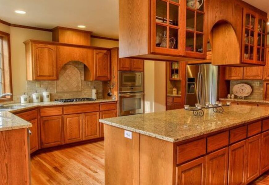 What Color Wood Floors Go with Dark Cabinets